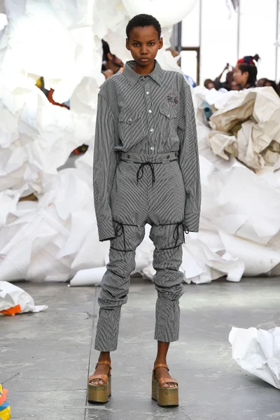 Look 27